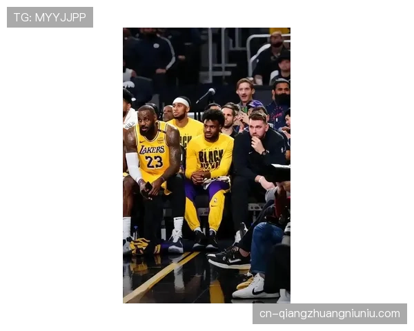 东契奇加盟湖人65场达2000分,成队史最快里程碑球员 东契奇加盟湖人65场达2000分,成队史最快里程碑球员